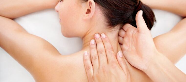 Provođenje terapijske masaže za prevenciju cervikalne osteohondroze